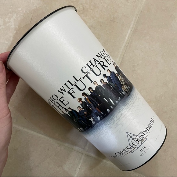 “Fantastic Beasts and the Crimes of Grindelwald” AMC Big Souvenir Plastic Cup - Picture 1 of 10